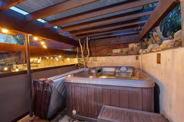 923 Eucalyptus Avenue, Vista, CA 92084