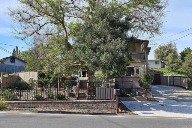 923 Eucalyptus Avenue, Vista, CA 92084