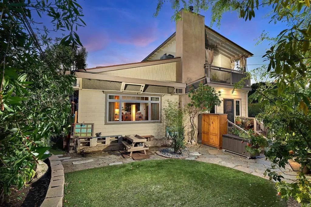 923 Eucalyptus Avenue, Vista, CA 92084