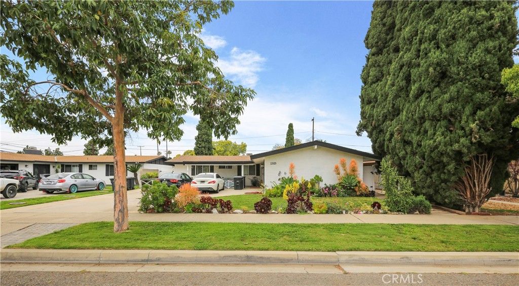 1305 W Cherry, Orange, CA 92868 — photo 2