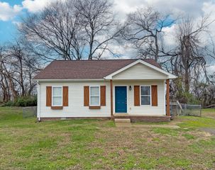 1913 Timberline Cir, Oak Grove, KY 42262