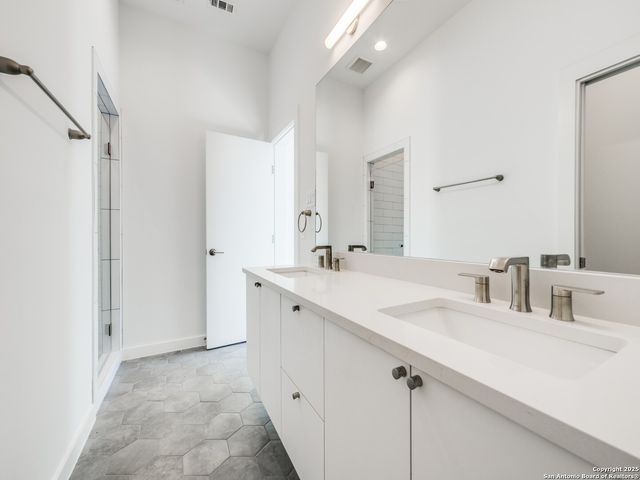 647 Simple Way, San Antonio, TX 78209