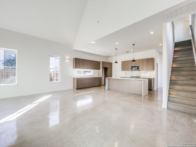 647 Simple Way, San Antonio, TX 78209