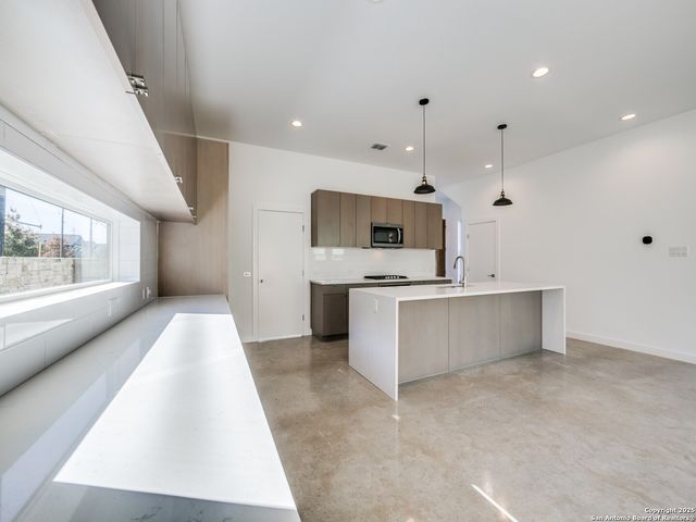647 Simple Way, San Antonio, TX 78209