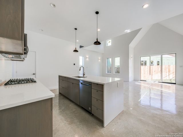 647 Simple Way, San Antonio, TX 78209