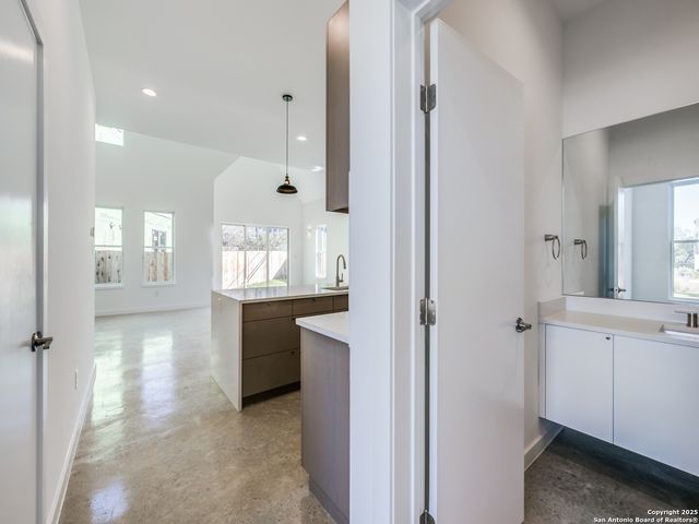647 Simple Way, San Antonio, TX 78209