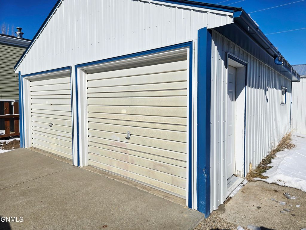 1100 11th Street SE, Mandan, ND 58554