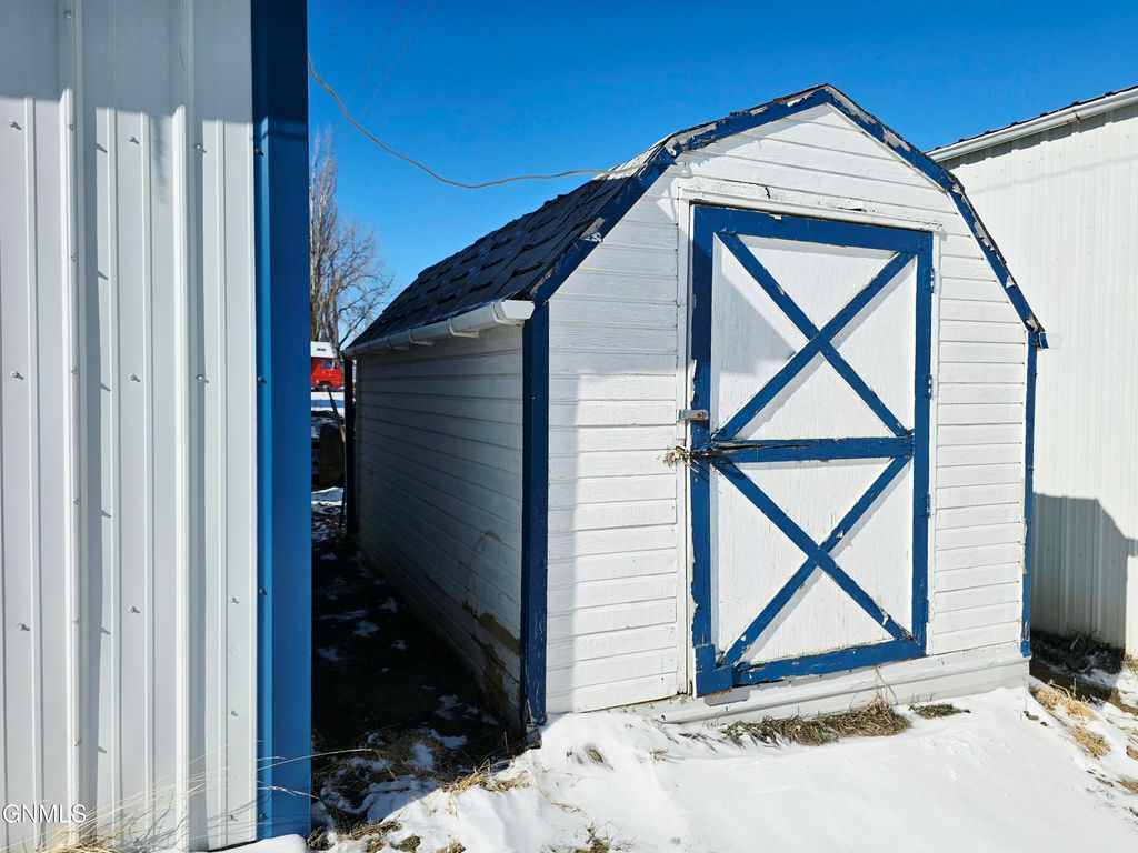 1100 11th Street SE, Mandan, ND 58554 photo 4