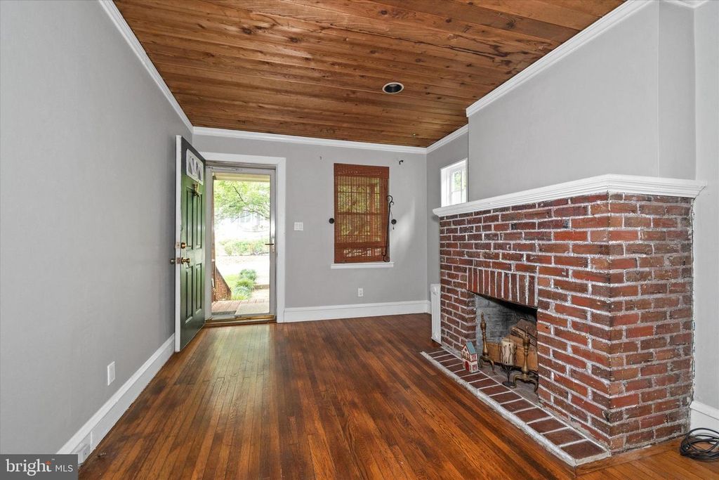 304 GRANDVIEW AVE, Wilmington, DE 19809