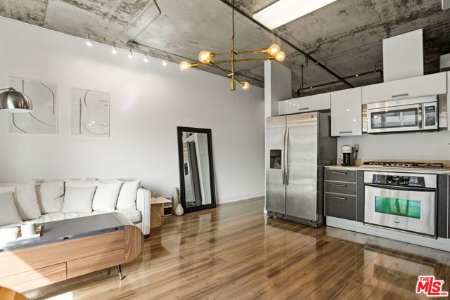 645 W 9th Street 529, Los Angeles, CA 90015