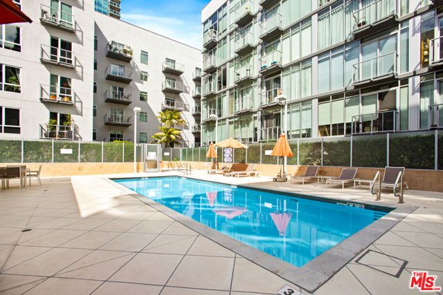 645 W 9th Street 529, Los Angeles, CA 90015