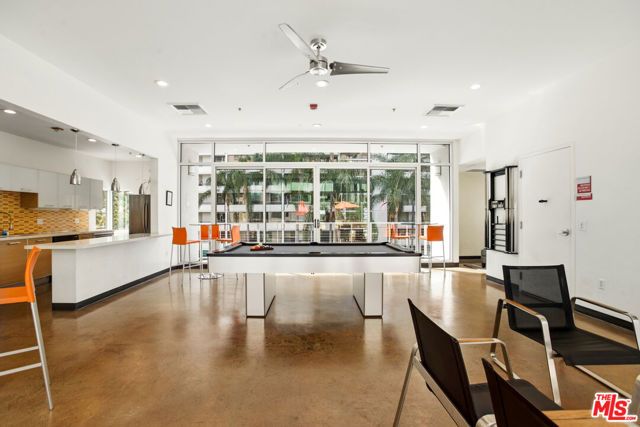 645 W 9th Street 529, Los Angeles, CA 90015