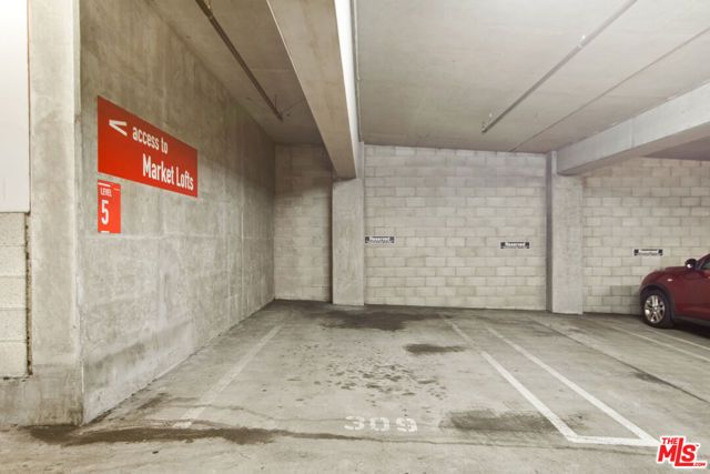 645 W 9th Street 529, Los Angeles, CA 90015