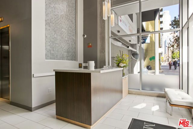 645 W 9th Street 529, Los Angeles, CA 90015