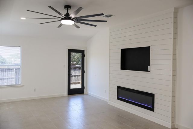 905 Whitewing Lane, College Station, TX 77845