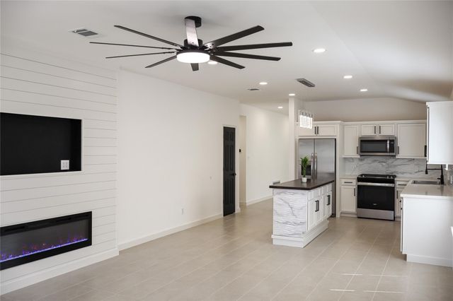 905 Whitewing Lane, College Station, TX 77845