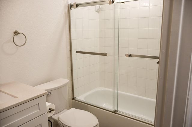 905 Whitewing Lane, College Station, TX 77845