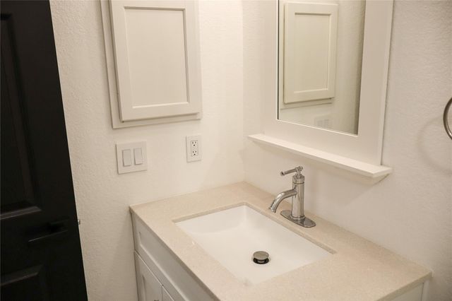 905 Whitewing Lane, College Station, TX 77845