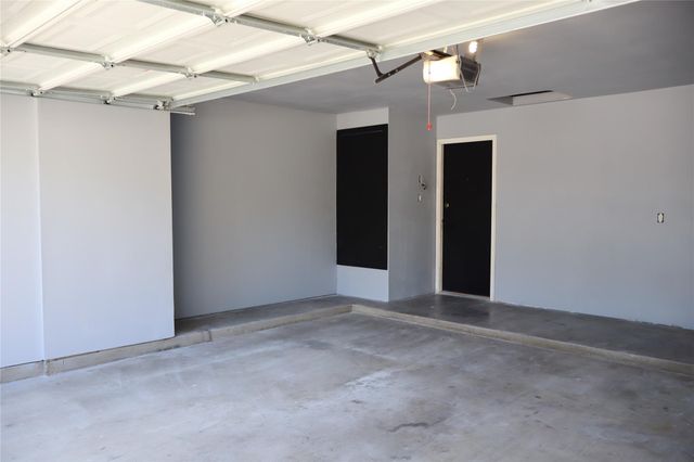 905 Whitewing Lane, College Station, TX 77845