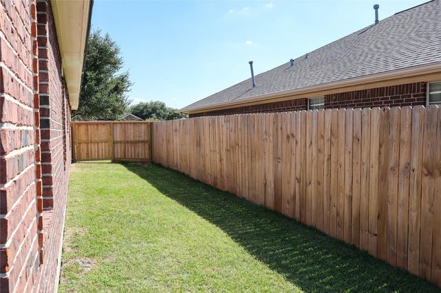 905 Whitewing Lane, College Station, TX 77845