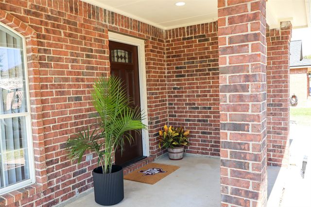 905 Whitewing Lane, College Station, TX 77845