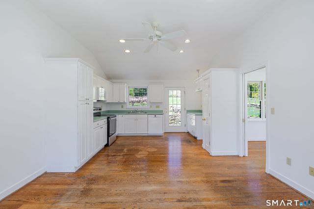 32 Pond Brook Road, Newtown, CT 06470