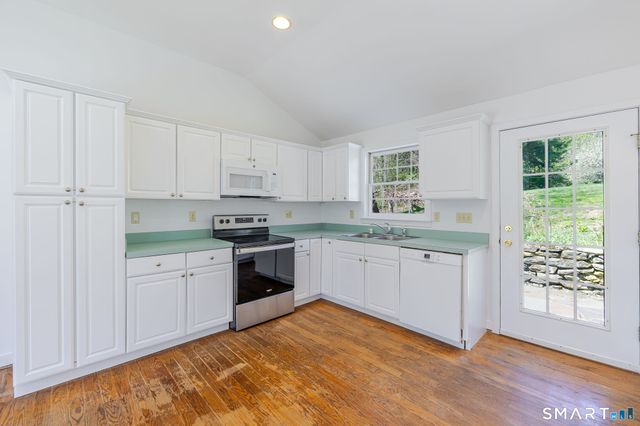 32 Pond Brook Road, Newtown, CT 06470