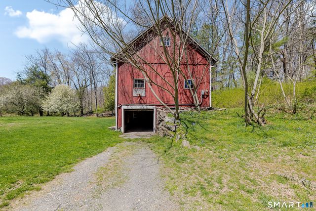 32 Pond Brook Road, Newtown, CT 06470