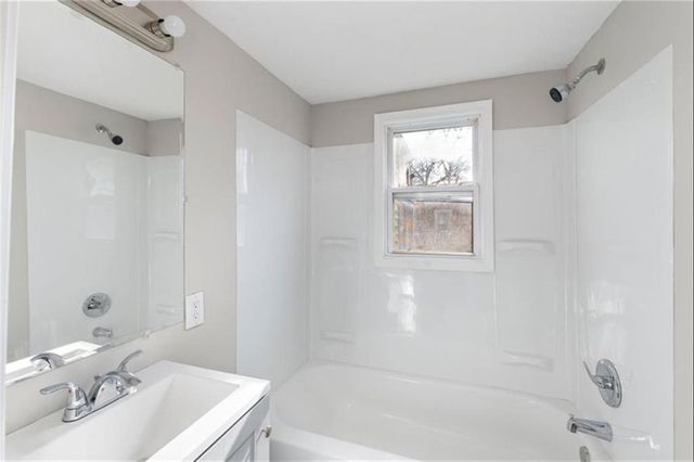 1315 S Pope Avenue, Independence, MO 64055