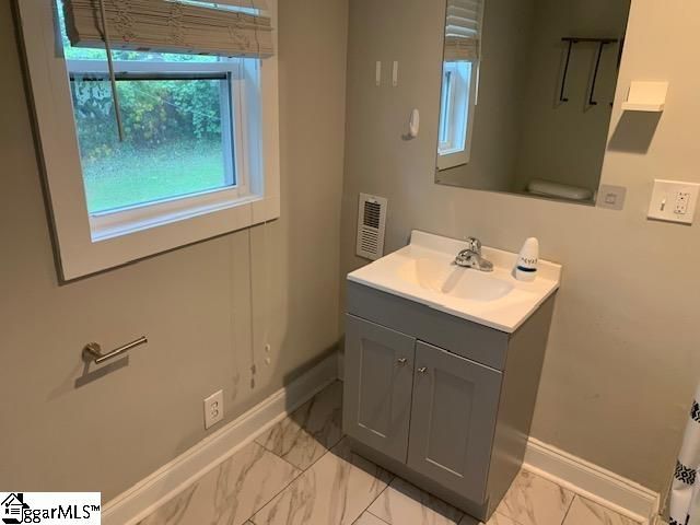 104 Maplebrook Street, Laurens, SC 29360