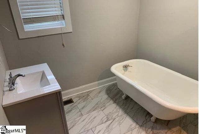 104 Maplebrook Street, Laurens, SC 29360