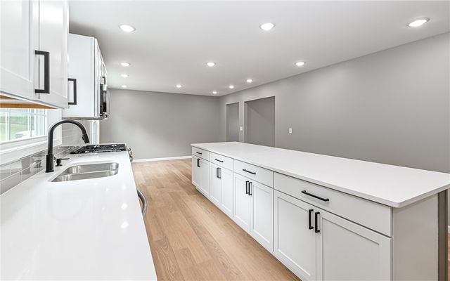 557 Morningstar Dr, Franklin Twp, PA 16117