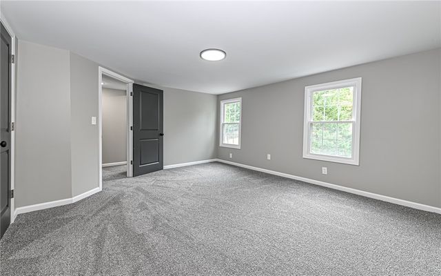 557 Morningstar Dr, Franklin Twp, PA 16117