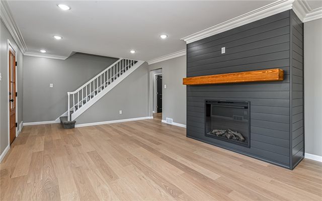 557 Morningstar Dr, Franklin Twp, PA 16117