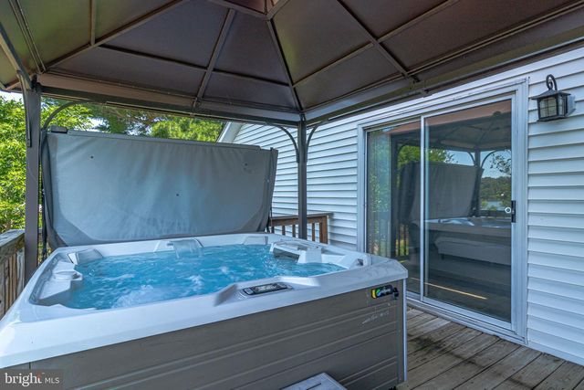 244 CHERRY ORCHARD LN, Montross, VA 22520