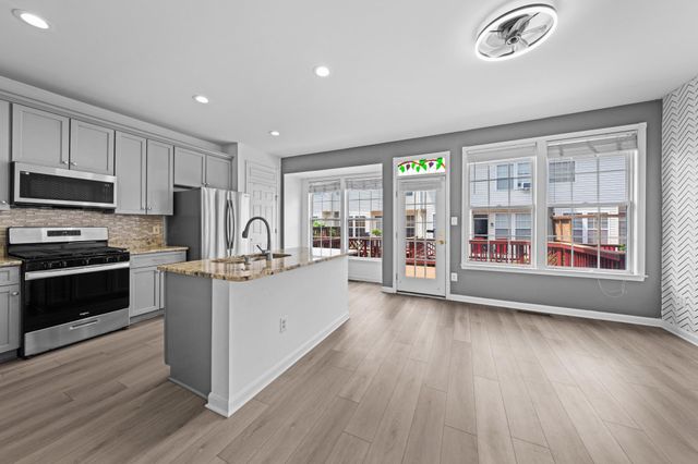 2598 LOGAN WOOD DR, Herndon, VA 20171