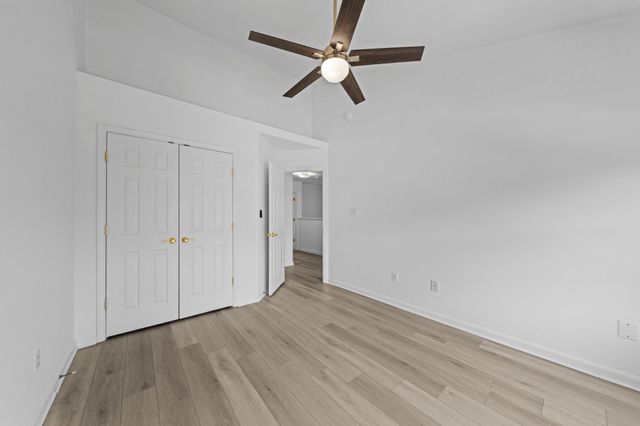 2598 LOGAN WOOD DR, Herndon, VA 20171