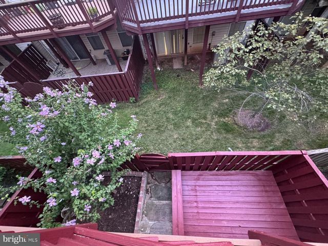 2598 LOGAN WOOD DR, Herndon, VA 20171
