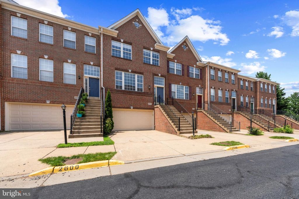 2598 LOGAN WOOD DR, Herndon, VA 20171