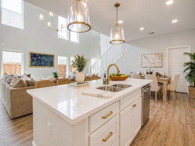 2117 Eastus Lane, Fort Worth, TX 76008