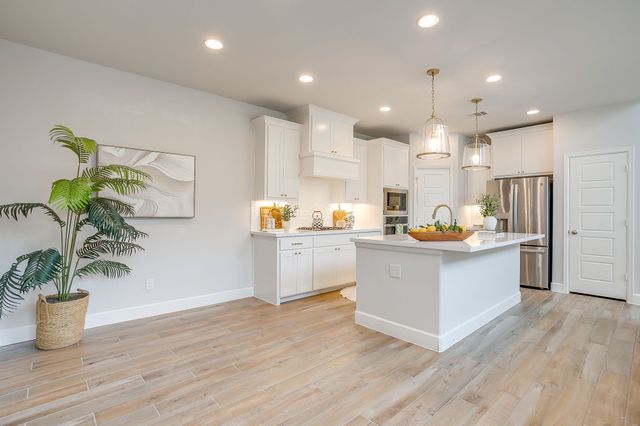2117 Eastus Lane, Fort Worth, TX 76008