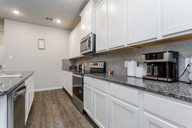 1270 Alamo Drive, Lewisville, TX 75077