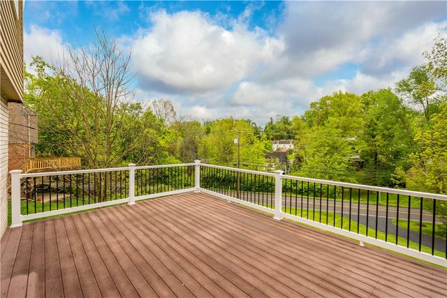 1220 Tiffany Circle, Upper St Clair, PA 15241