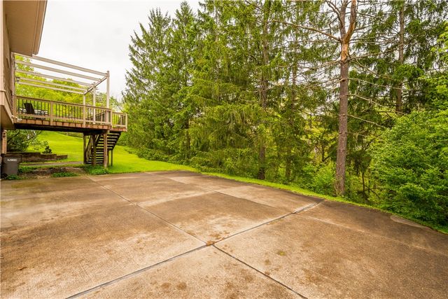 1220 Tiffany Circle, Upper St Clair, PA 15241