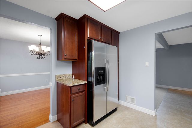 1220 Tiffany Circle, Upper St Clair, PA 15241