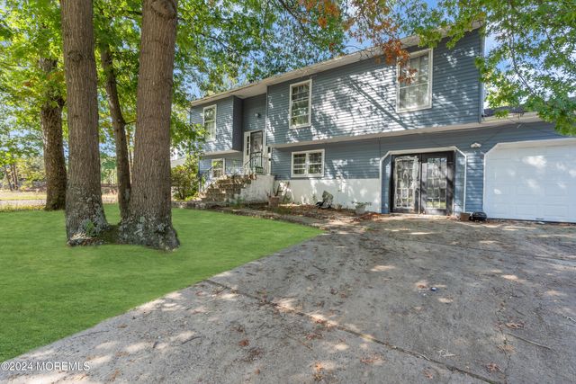 1038 Hearthstone Drive, Lakewood, NJ 08701