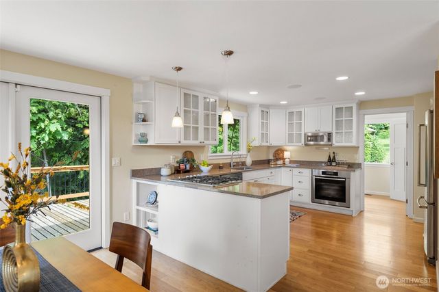 21275 Indianola Road NE, Poulsbo, WA 98370