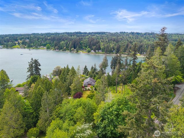 21275 Indianola Road NE, Poulsbo, WA 98370