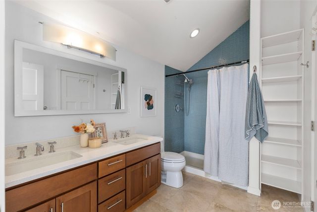 21275 Indianola Road NE, Poulsbo, WA 98370