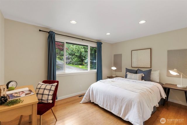 21275 Indianola Road NE, Poulsbo, WA 98370